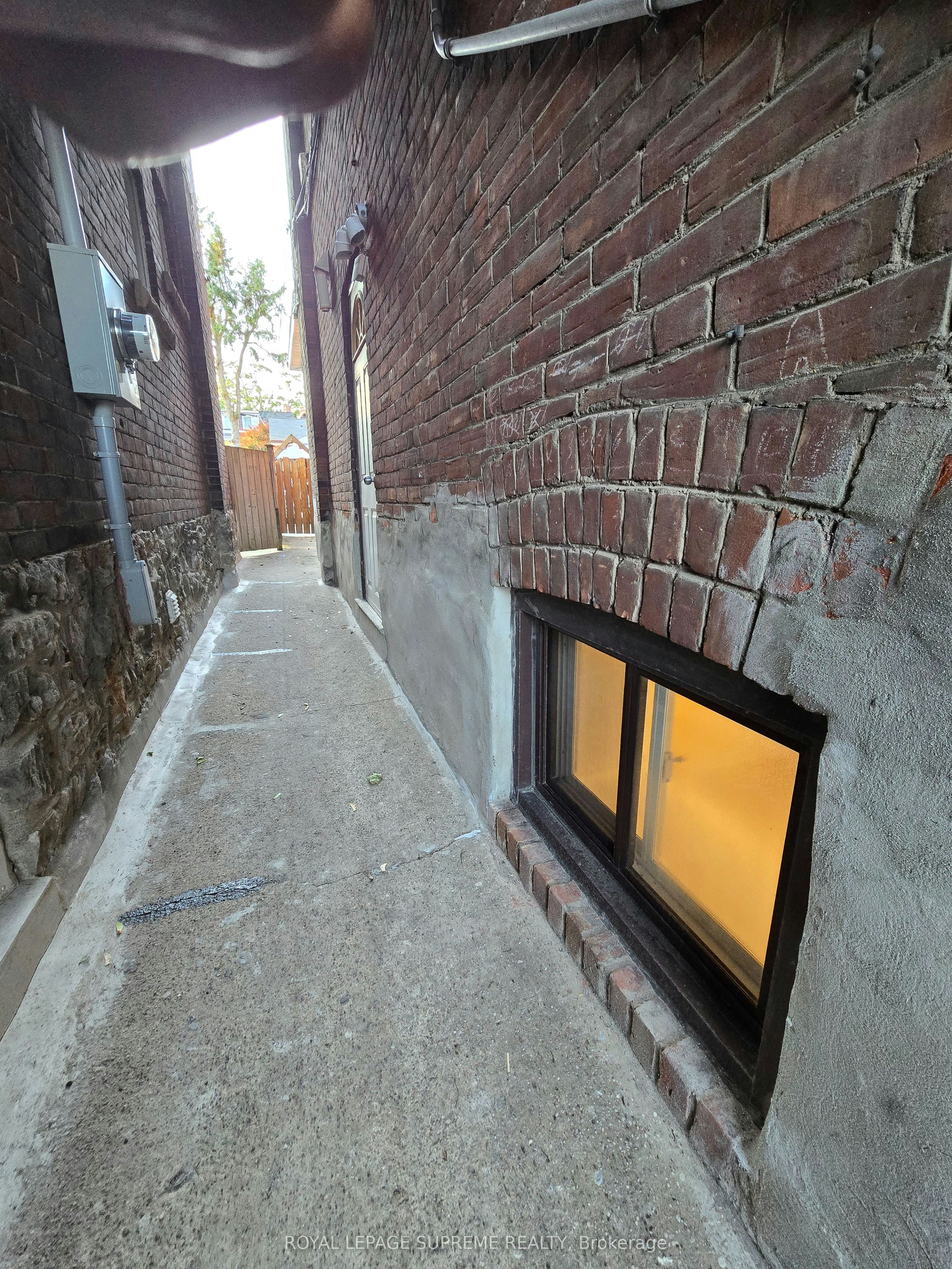 Basement-20 Edna Avenue, Toronto, ON, M6P 1B8 - 29