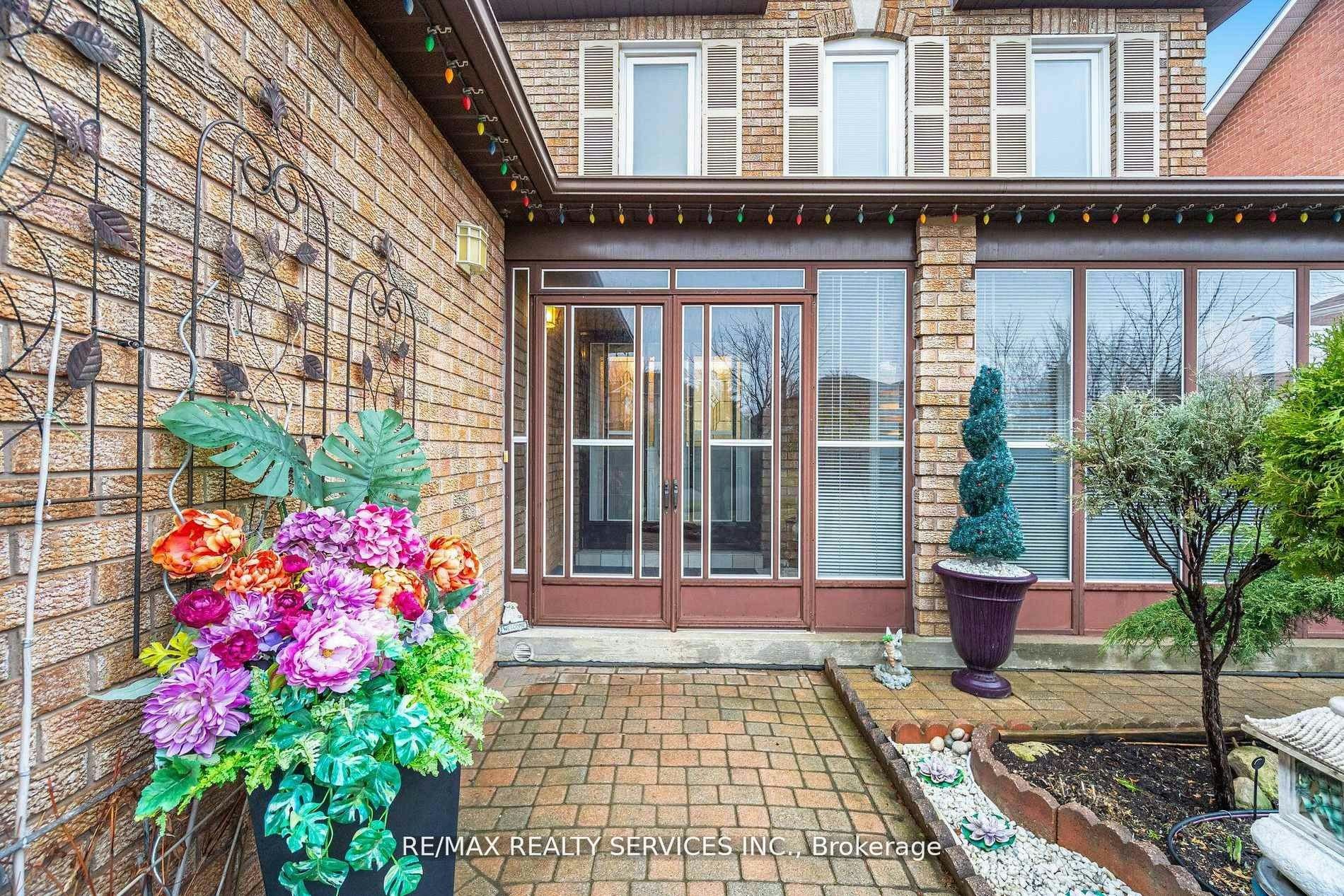 62 Fernbrook Crescent, Brampton, ON, L6Z 3N7 - 3