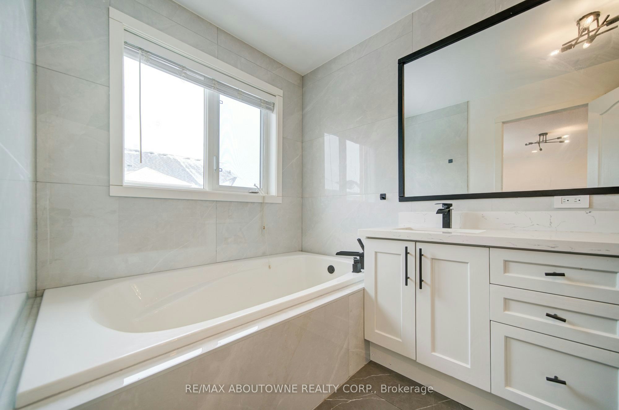 UPPER-3339 Ruth Fertel Drive, Mississauga, ON, L5M 0H6 - 22