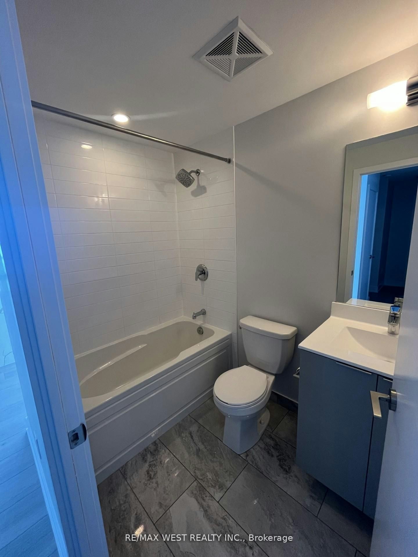 4910-30 Shore Breeze Drive, Toronto, ON, M8V 0J1 - 12