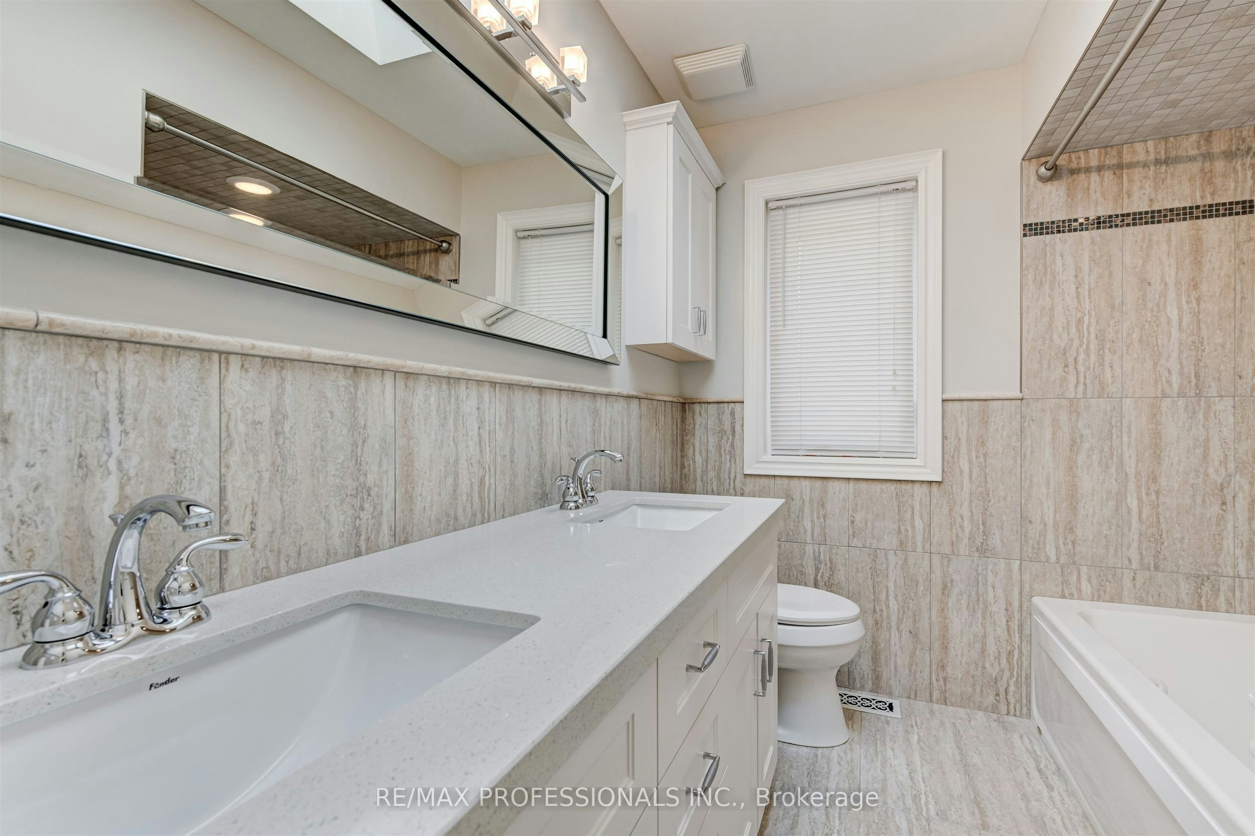 64 Ravensbourne Crescent, Toronto, ON, M9A 2A8 - 18