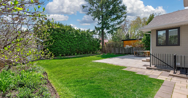 64 Ravensbourne Crescent, Toronto, ON, M9A 2A8 - 22