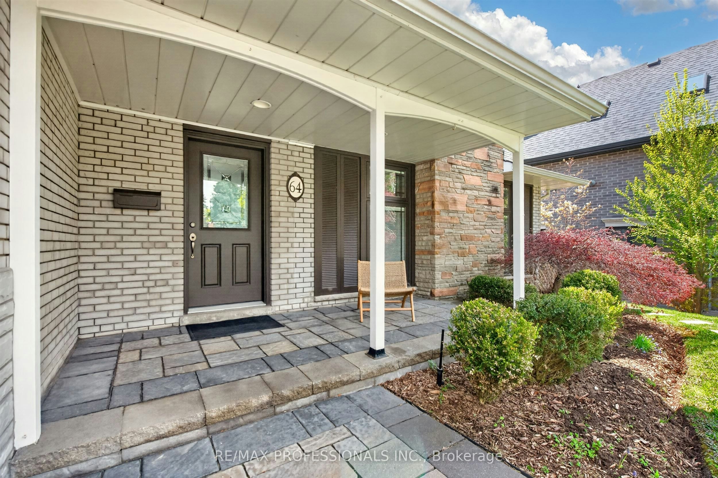 64 Ravensbourne Crescent, Toronto, ON, M9A 2A8 - 4