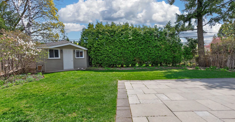64 Ravensbourne Crescent, Toronto, ON, M9A 2A8 - 23
