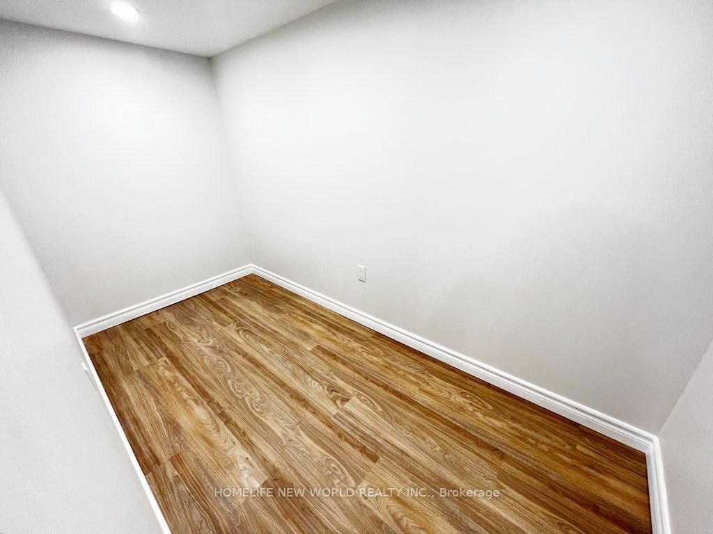 Lower-3 Roblocke Avenue, Toronto, ON, M6G 3R6 - 5