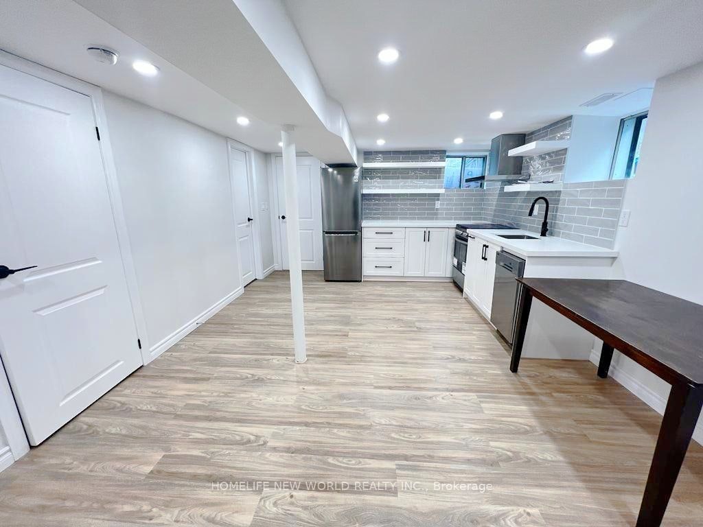 Lower-3 Roblocke Avenue, Toronto, ON, M6G 3R6 - 2