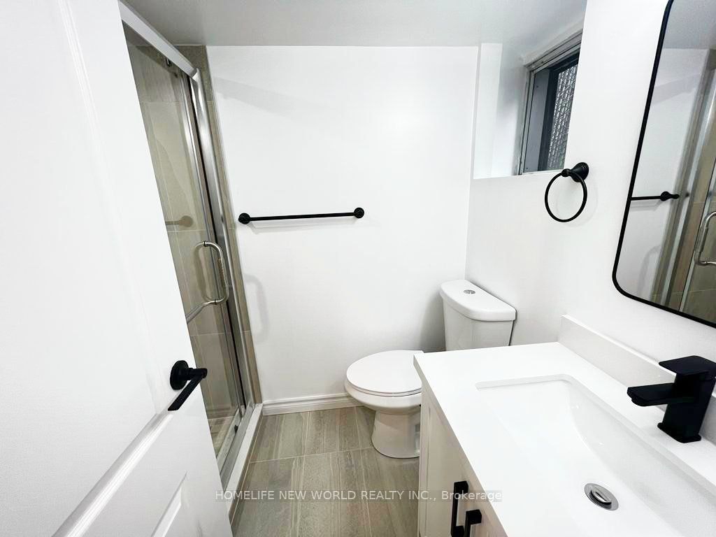 Lower-3 Roblocke Avenue, Toronto, ON, M6G 3R6 - 7