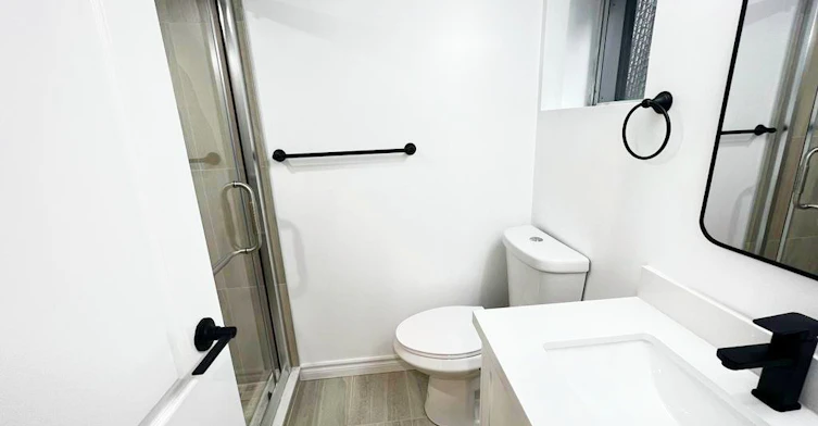 Lower-3 Roblocke Avenue, Toronto, ON, M6G 3R6 - 7