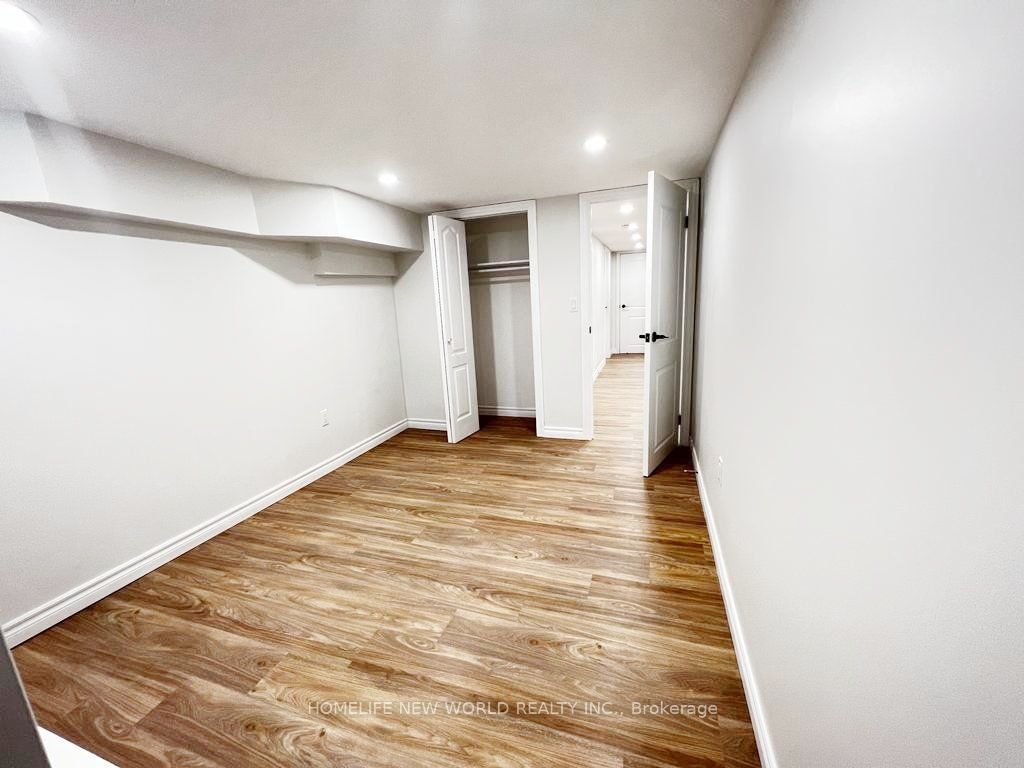 Lower-3 Roblocke Avenue, Toronto, ON, M6G 3R6 - 4