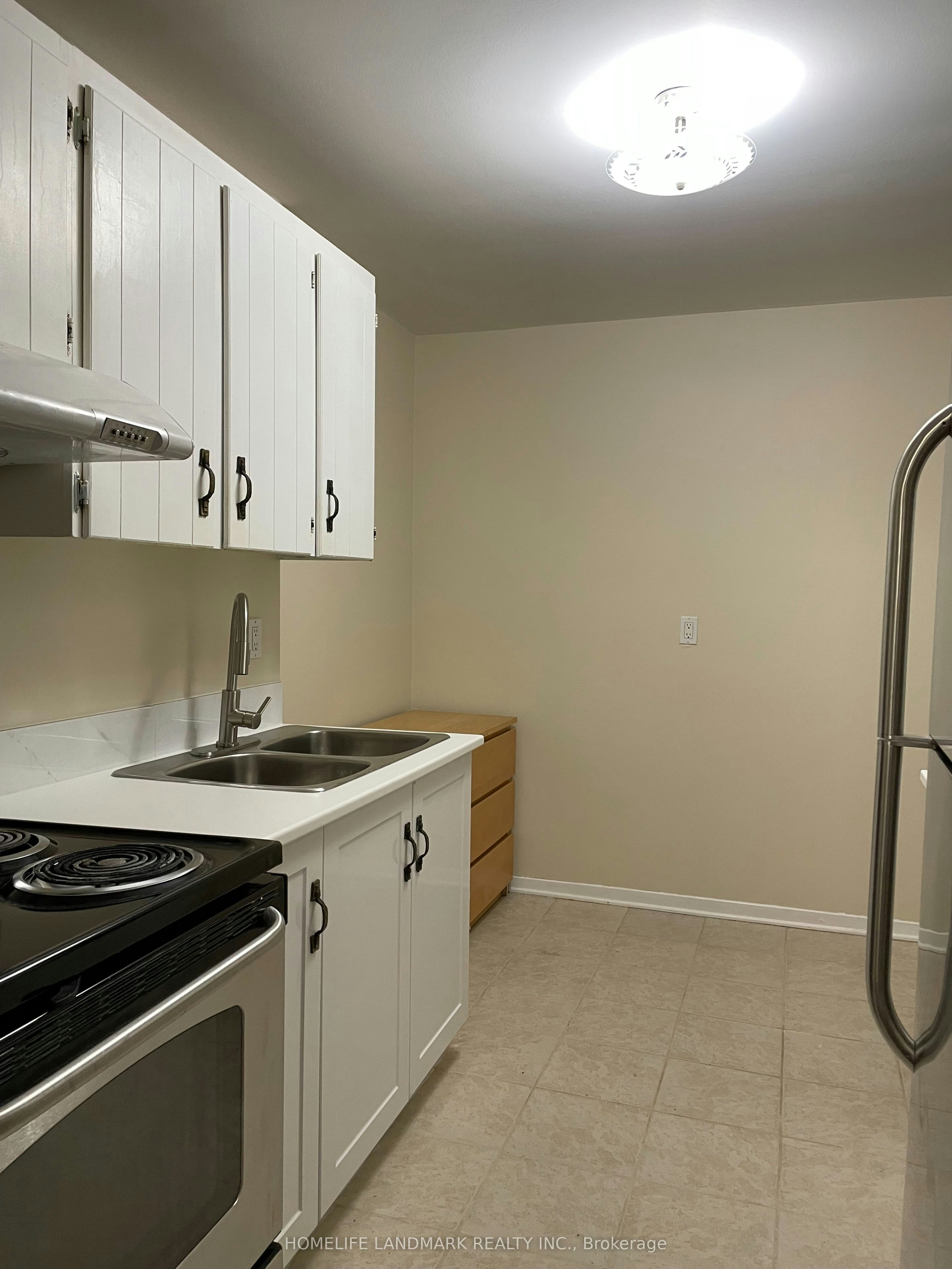 3025 The Credit Woodlands N/A, Mississauga, ON, L5C 2V3 - 4