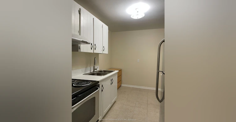 3025 The Credit Woodlands N/A, Mississauga, ON, L5C 2V3 - 4