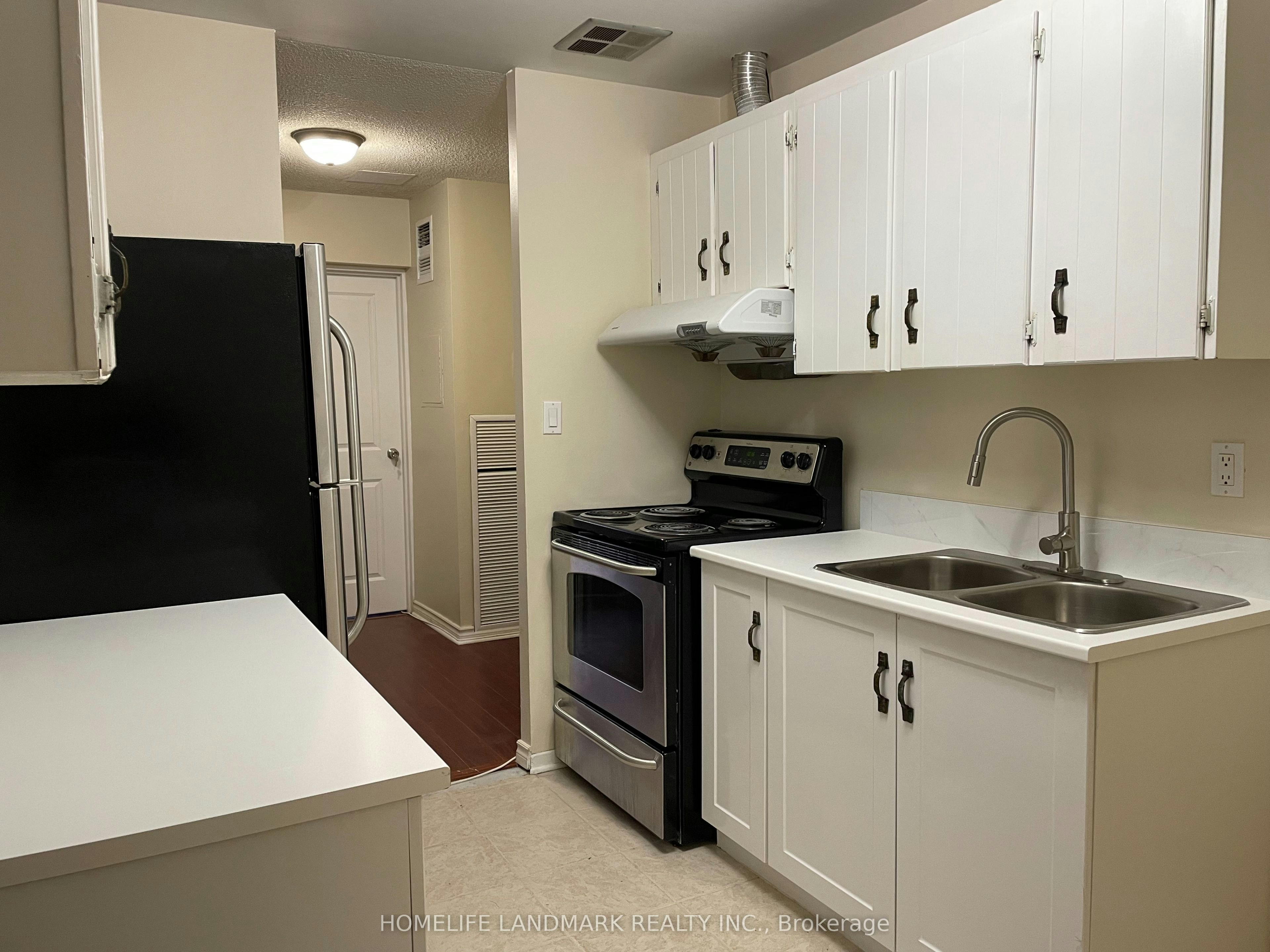 3025 The Credit Woodlands N/A, Mississauga, ON, L5C 2V3 - 3