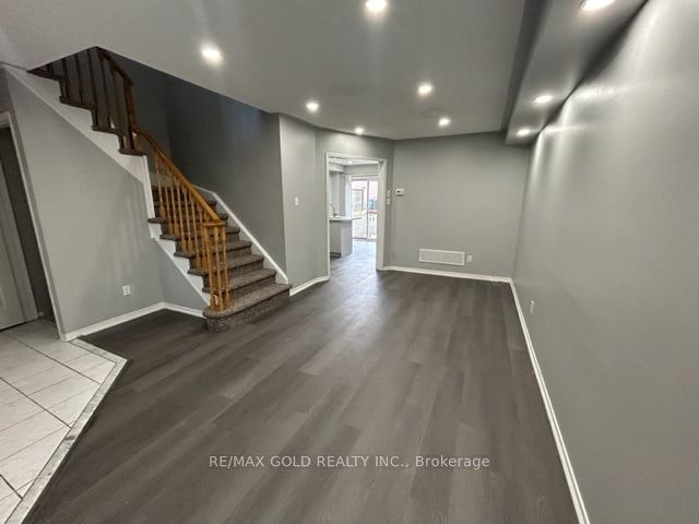 6863 Apex Court, Mississauga, ON, L5N 7H6 - 5