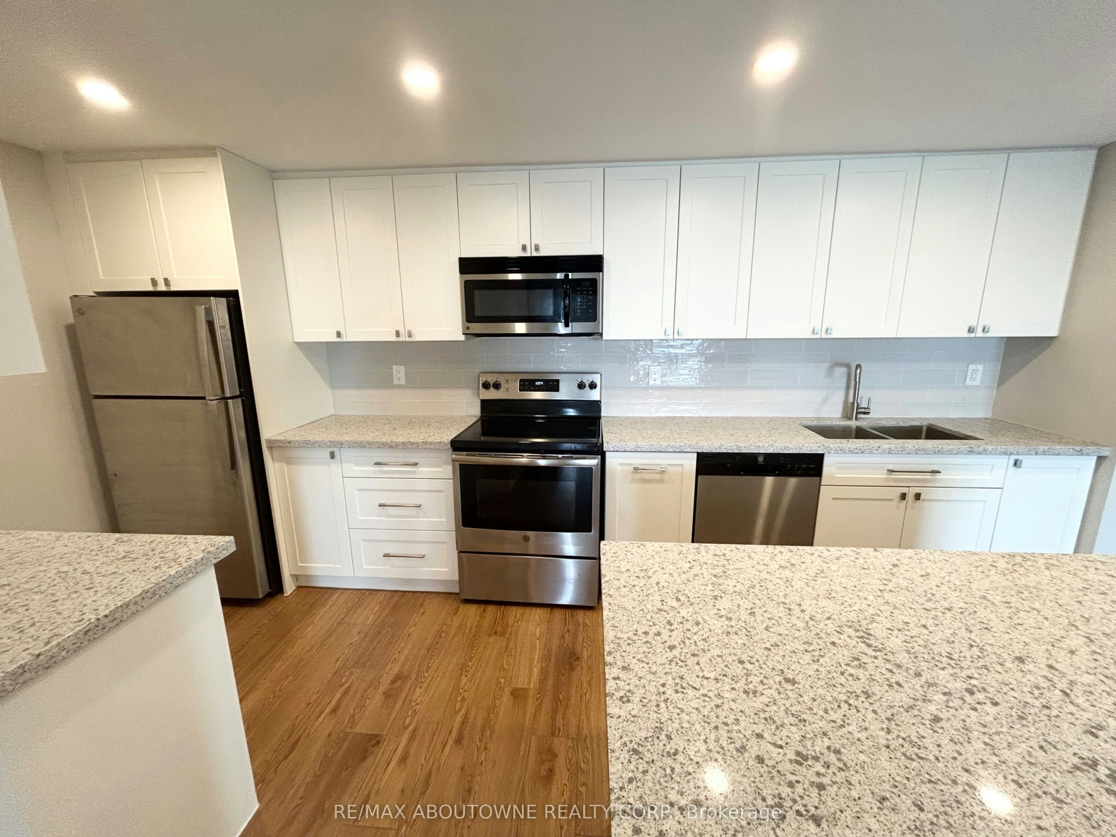 1110-82 Millside Drive, Milton, ON, L9T 4A1 - 7
