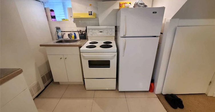 Lower-31 Gilpin Avenue, Toronto, ON, M6M 1G7 - 5