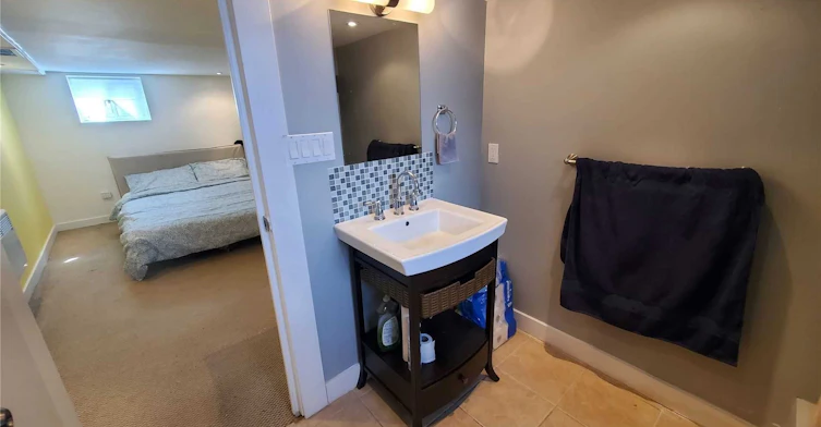 Lower-31 Gilpin Avenue, Toronto, ON, M6M 1G7 - 2