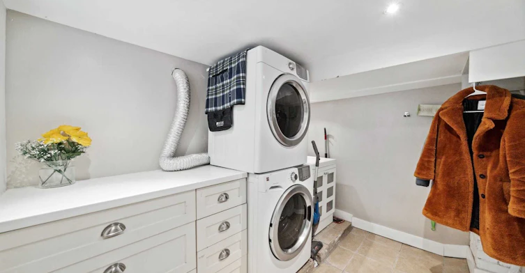Lower-31 Gilpin Avenue, Toronto, ON, M6M 1G7 - 6