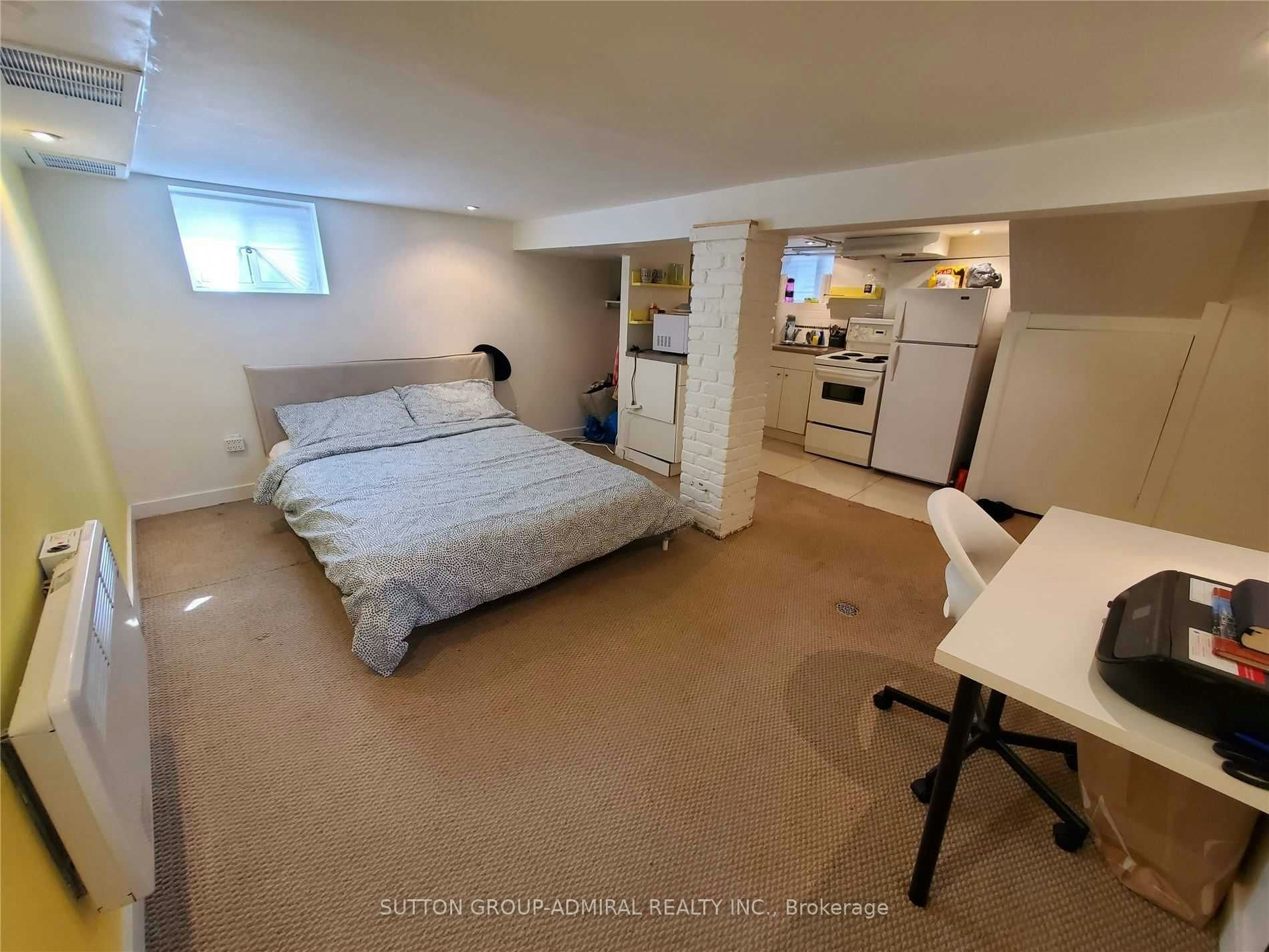 Lower-31 Gilpin Avenue, Toronto, ON, M6M 1G7