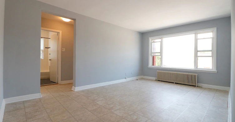 10-2434 Keele Street, Toronto, ON, M6L 2N2 - 2