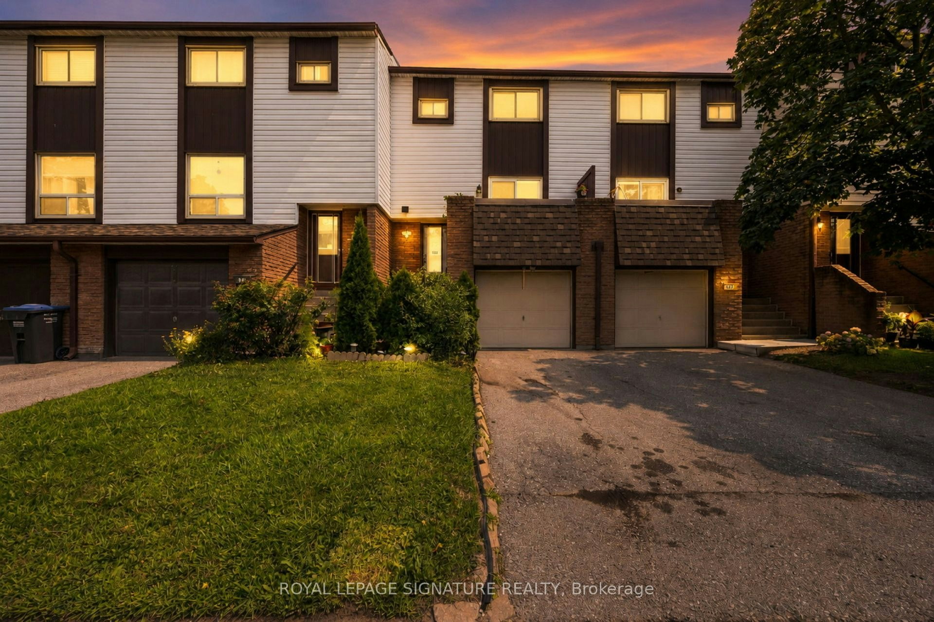 132-1221 Dundix Road, Mississauga, ON, L4Y 3Y9