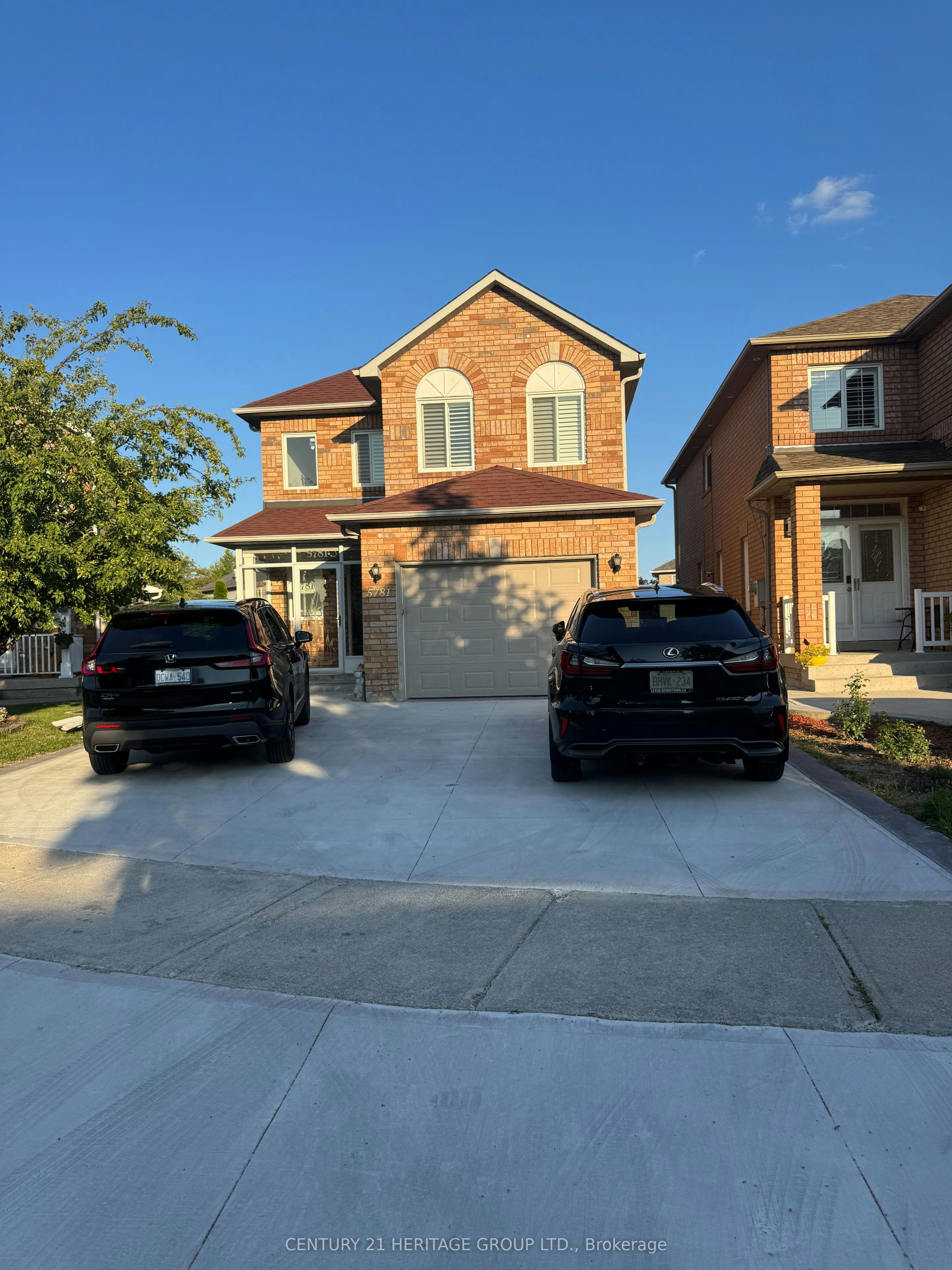 5781 Sidmouth Street, Mississauga, ON, L5V 2K3