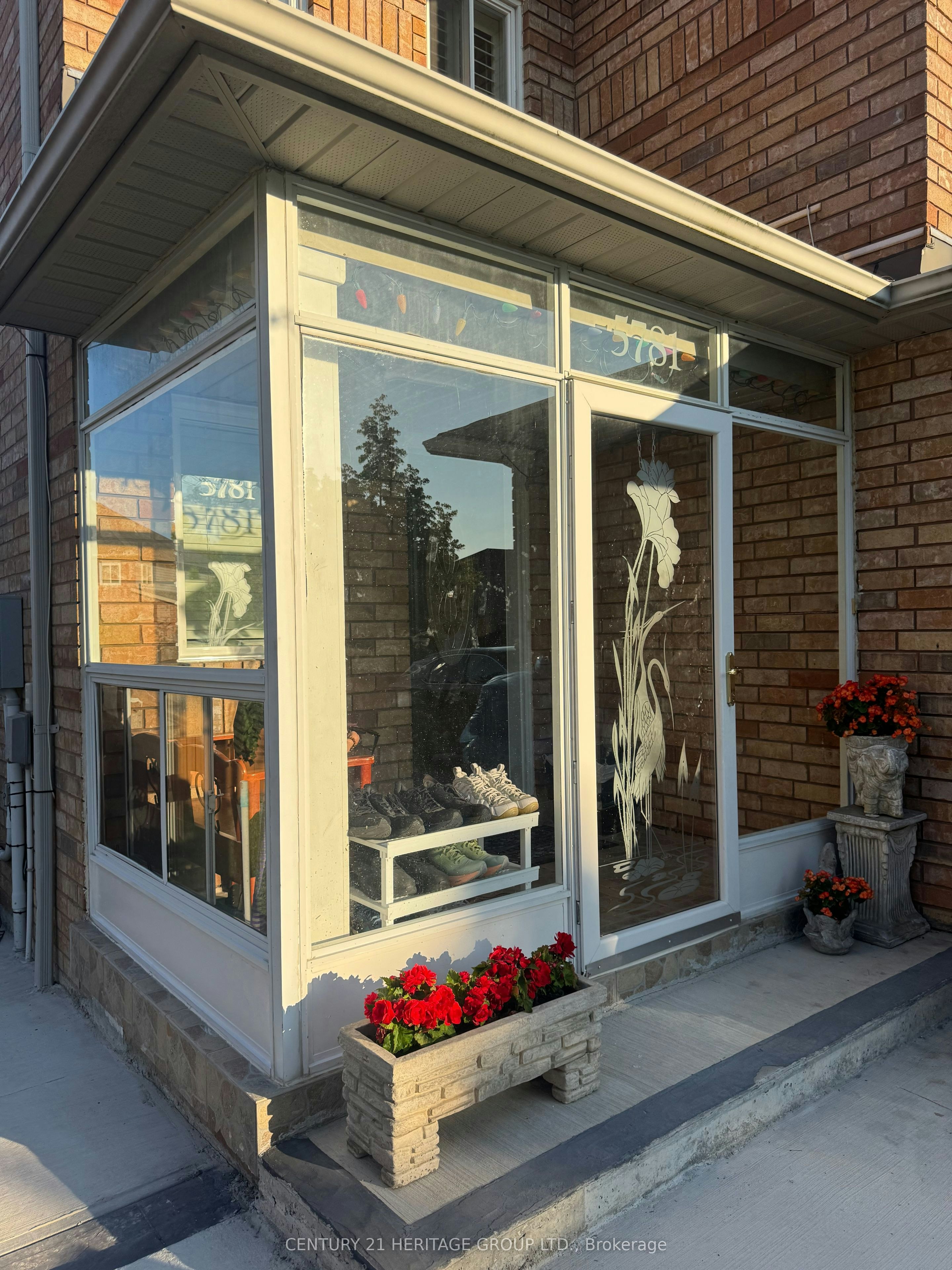5781 Sidmouth Street, Mississauga, ON, L5V 2K3