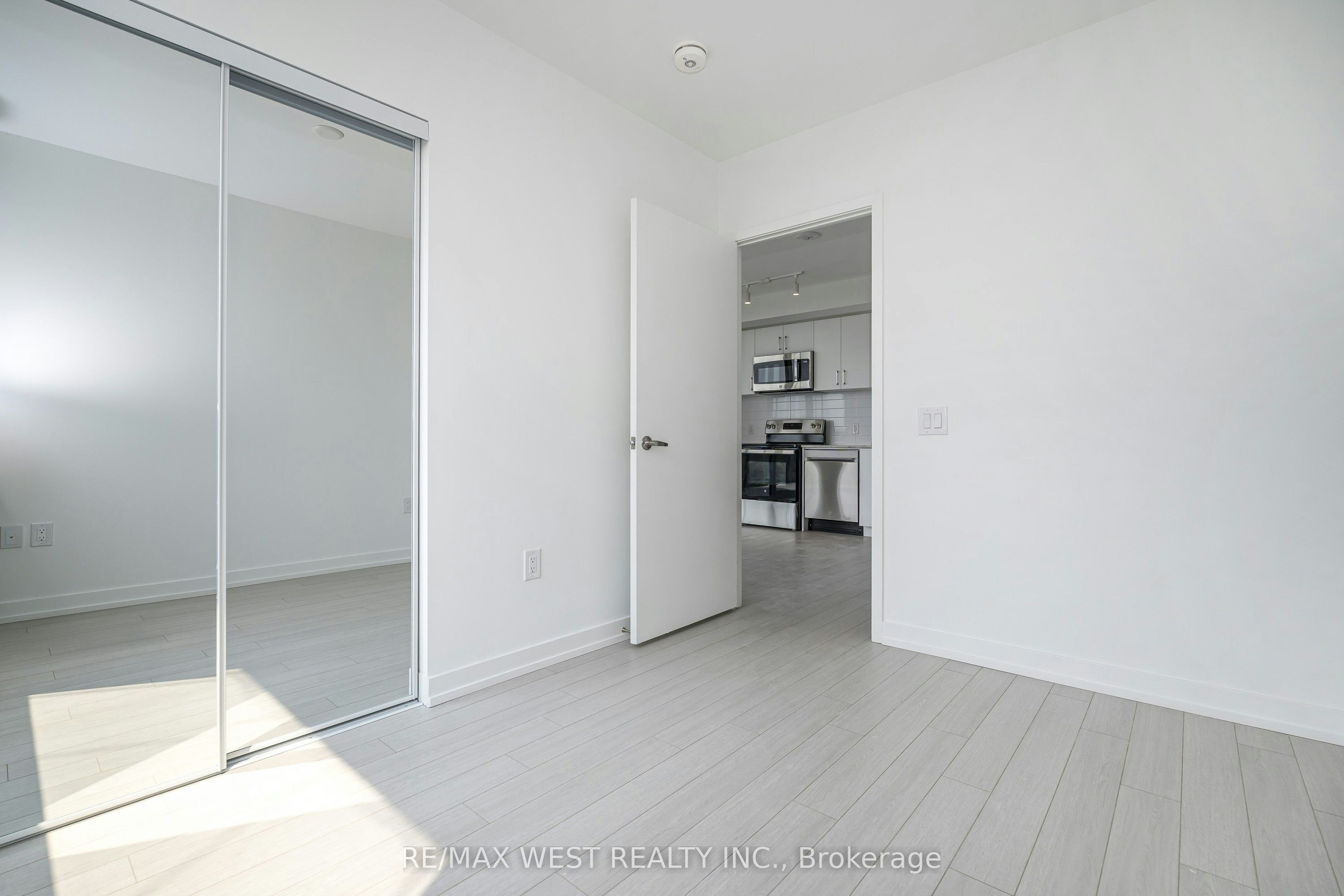 815-4010 Eglinton Avenue, Toronto, ON, M9A 0G5 - 14