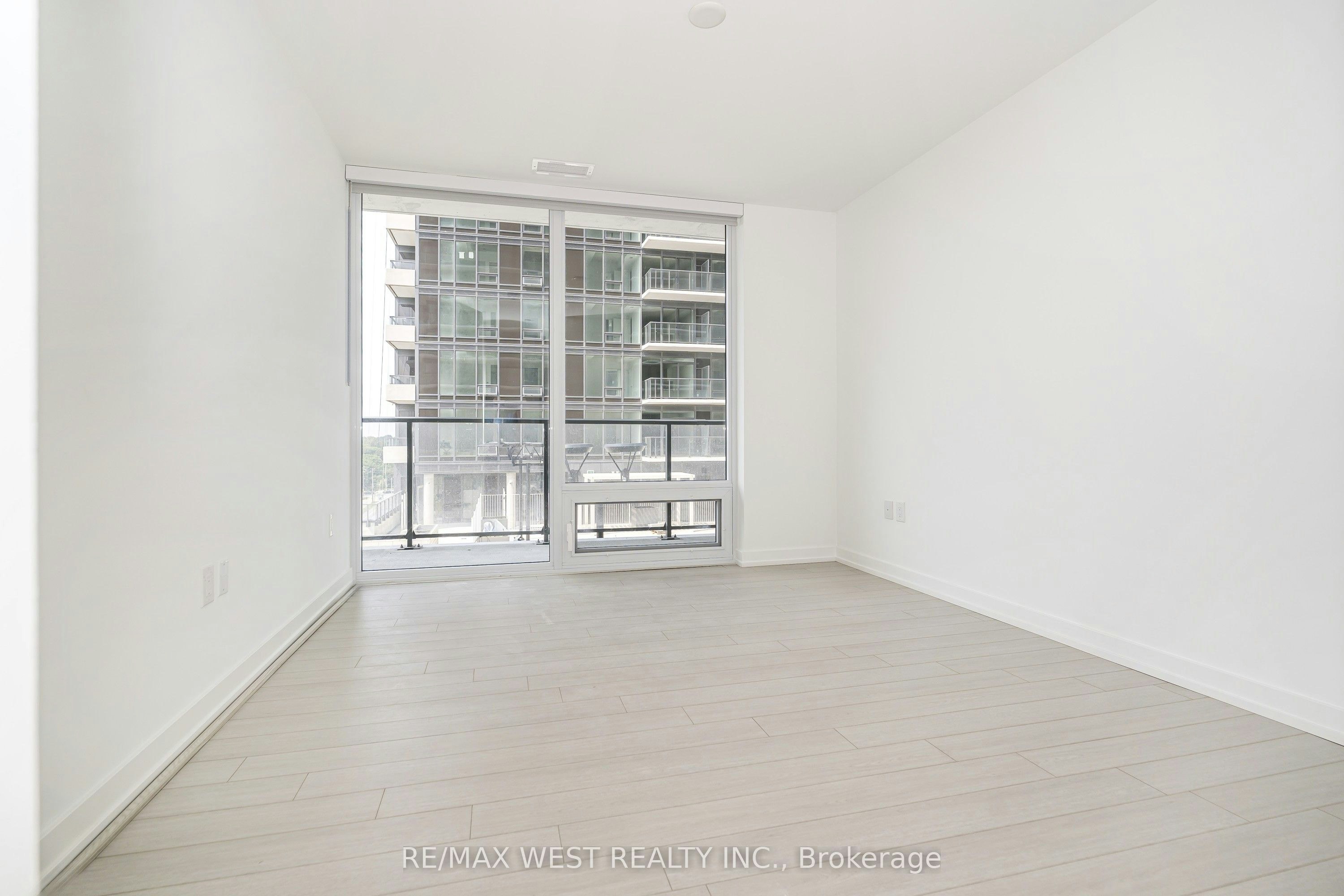 815-4010 Eglinton Avenue, Toronto, ON, M9A 0G5 - 7