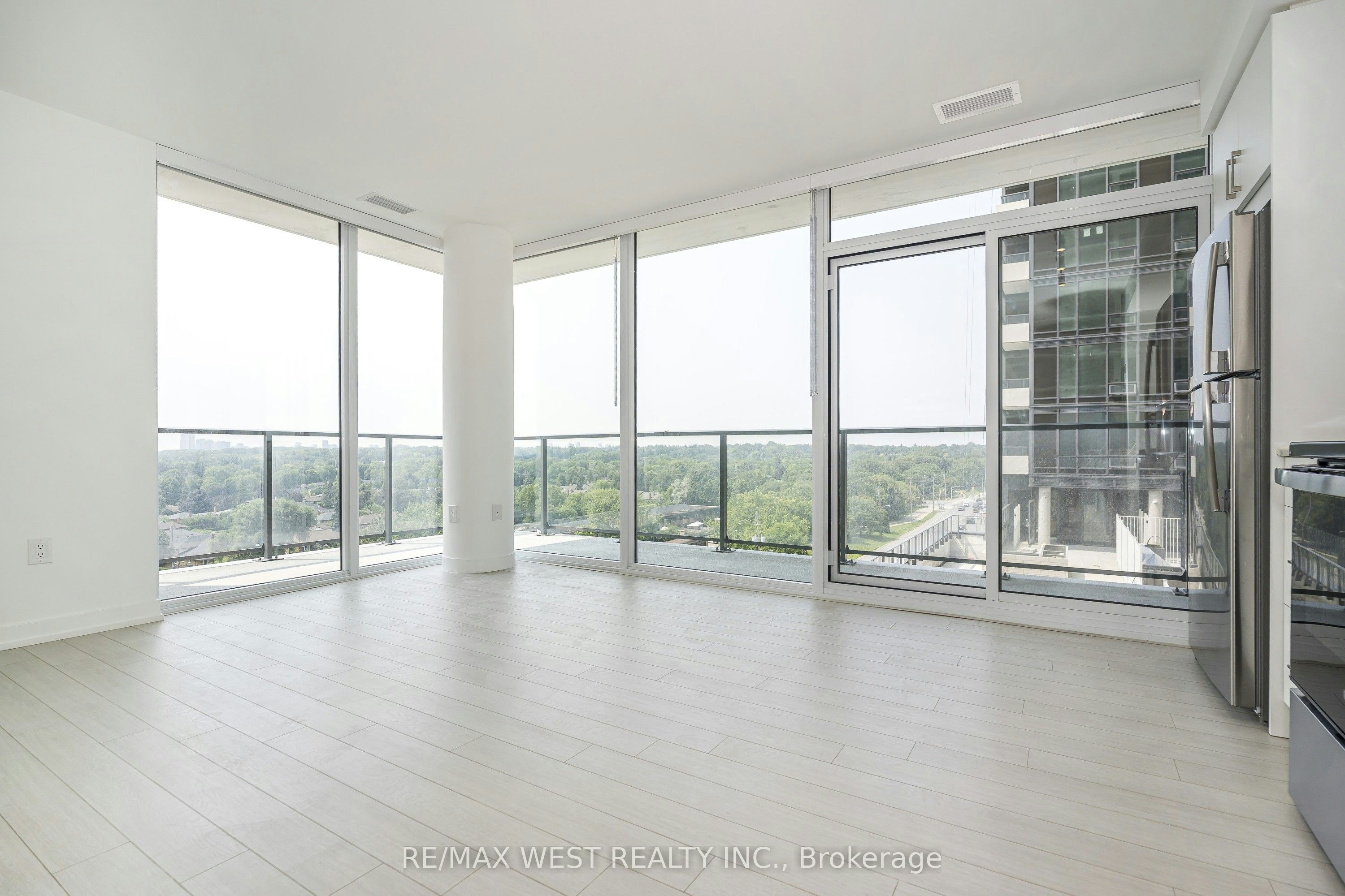 815-4010 Eglinton Avenue, Toronto, ON, M9A 0G5