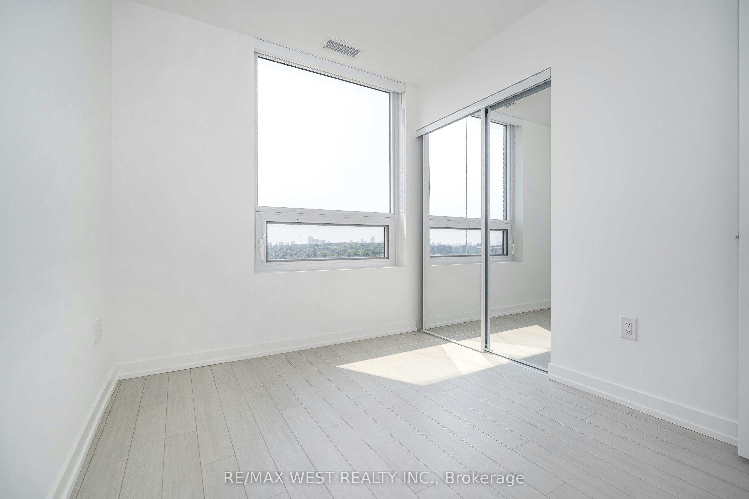 815-4010 Eglinton Avenue, Toronto, ON, M9A 0G5 - 13
