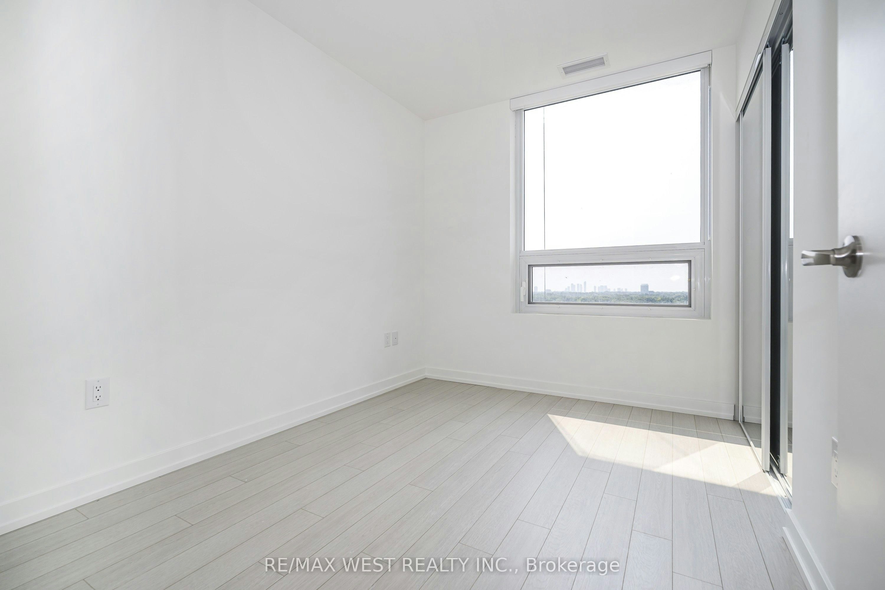 815-4010 Eglinton Avenue, Toronto, ON, M9A 0G5 - 11