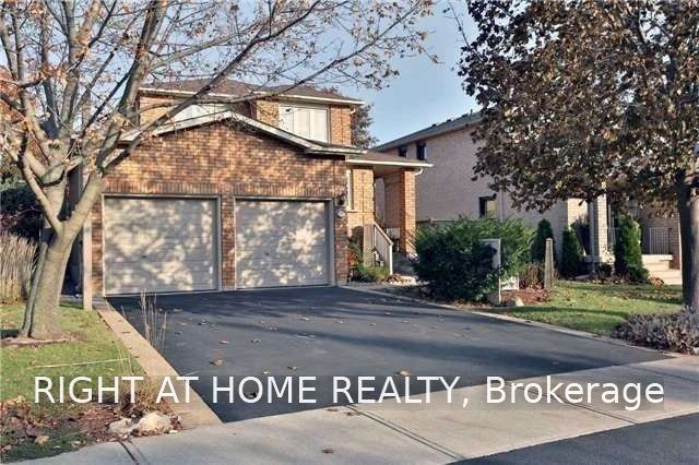 96 Howell Road, Oakville, ON, L6H 5Z4