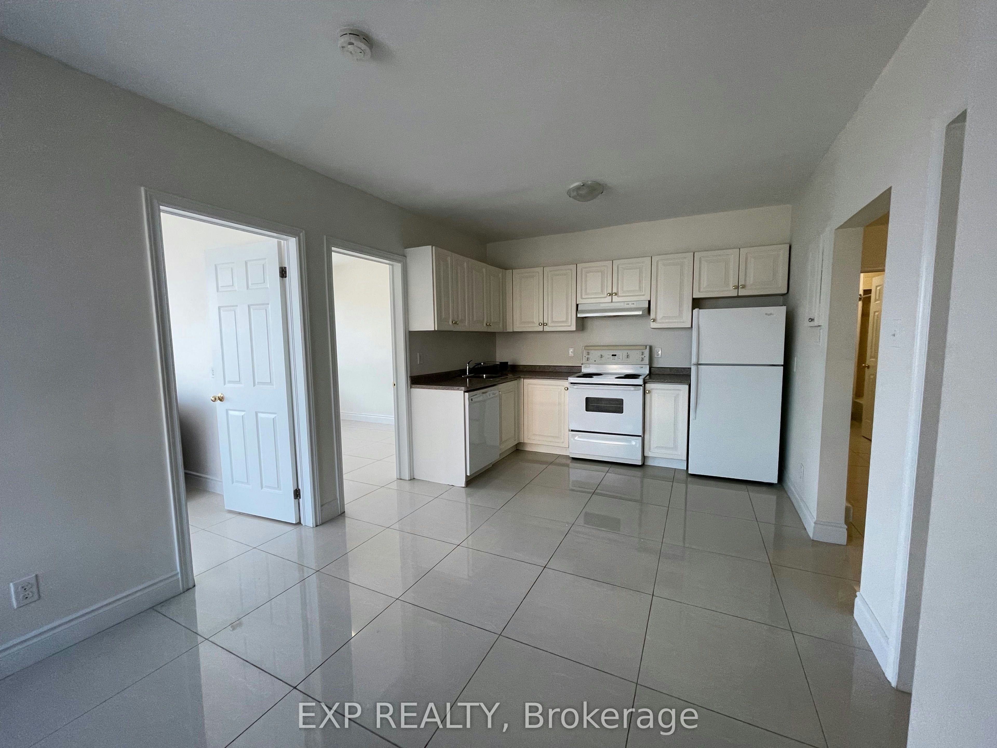 202-258 Lakeshore Road E, Mississauga, ON, L5G 1G9 - 9