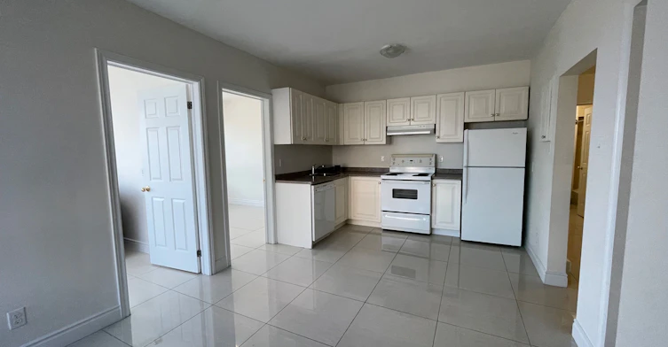 202-258 Lakeshore Road E, Mississauga, ON, L5G 1G9 - 9