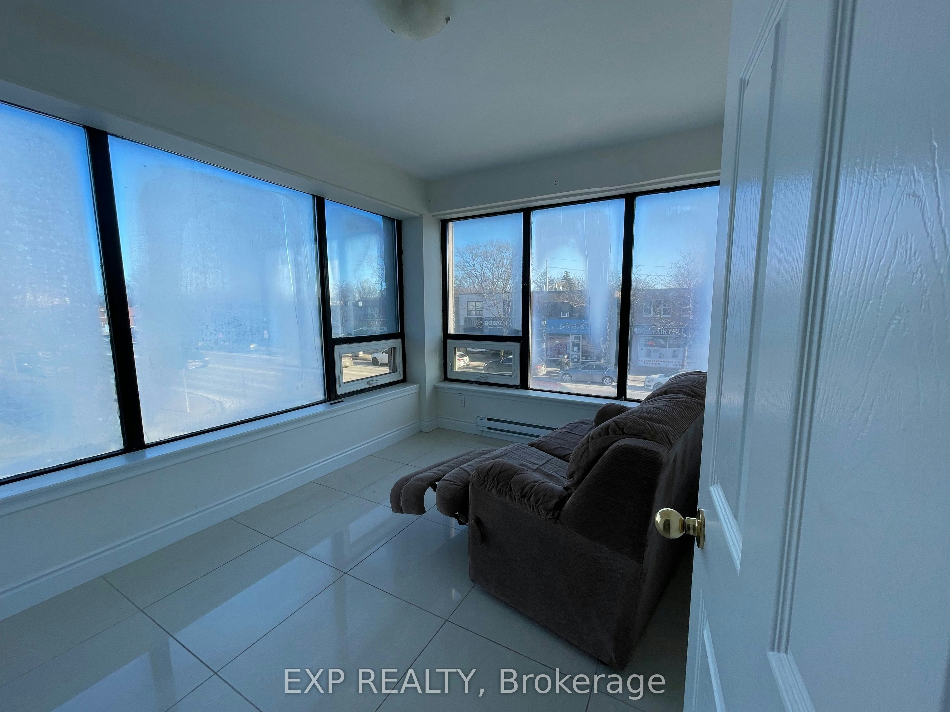 202-258 Lakeshore Road E, Mississauga, ON, L5G 1G9 - 8