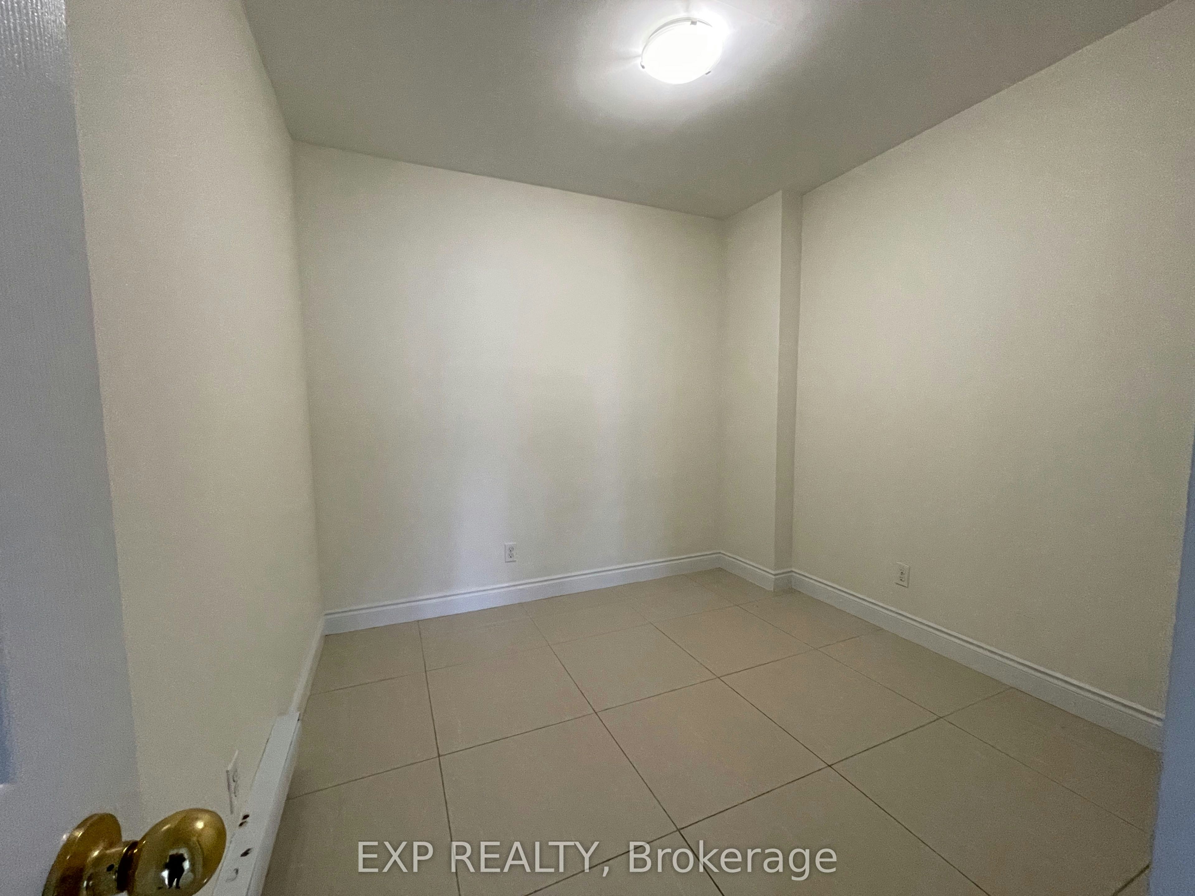 202-258 Lakeshore Road E, Mississauga, ON, L5G 1G9 - 10