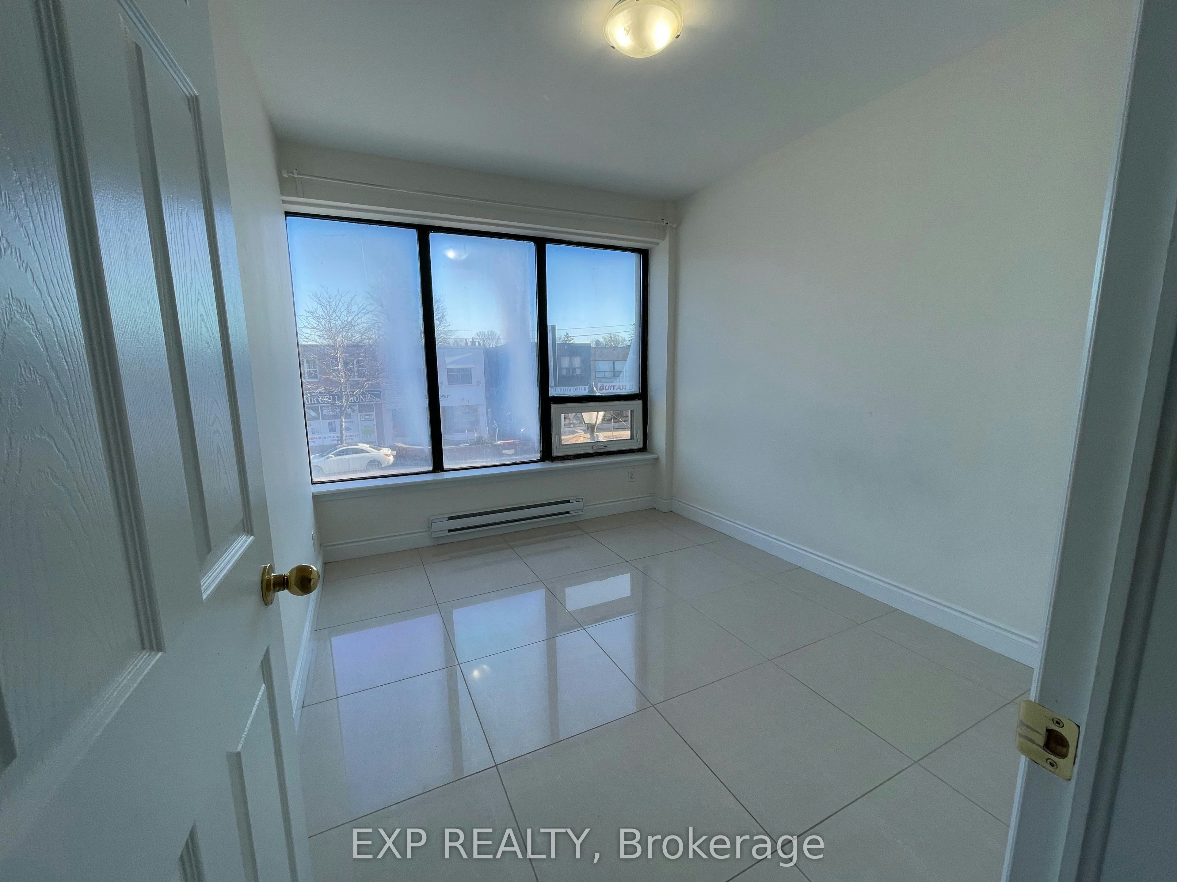 202-258 Lakeshore Road E, Mississauga, ON, L5G 1G9 - 7