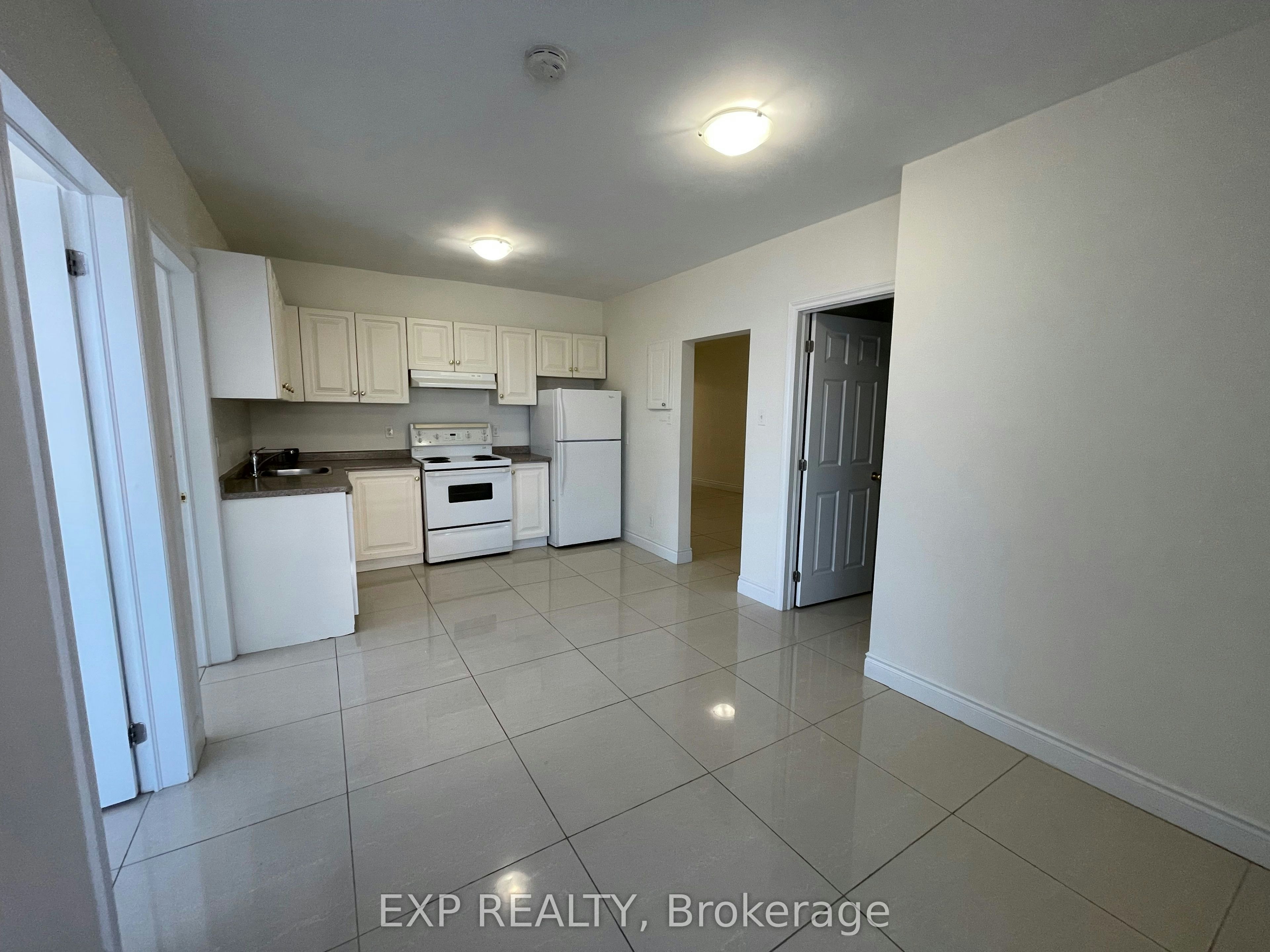202-258 Lakeshore Road E, Mississauga, ON, L5G 1G9