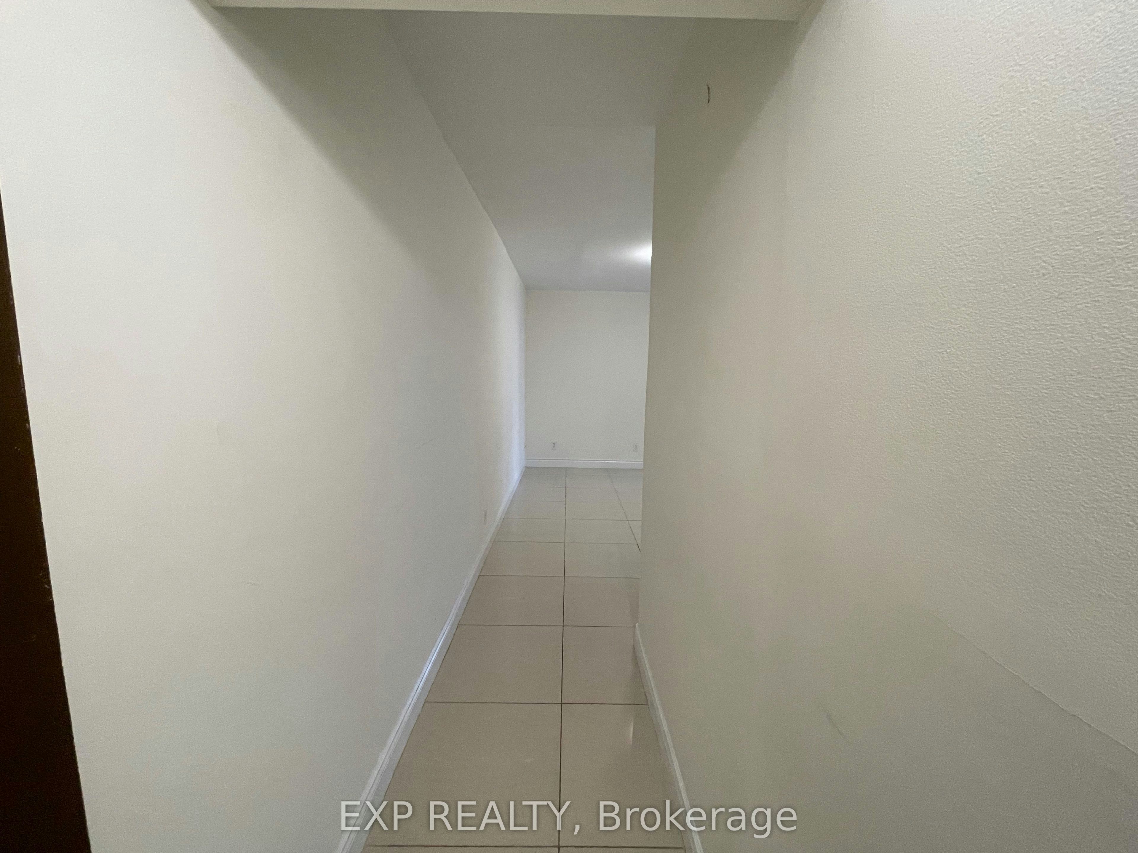 202-258 Lakeshore Road E, Mississauga, ON, L5G 1G9 - 2