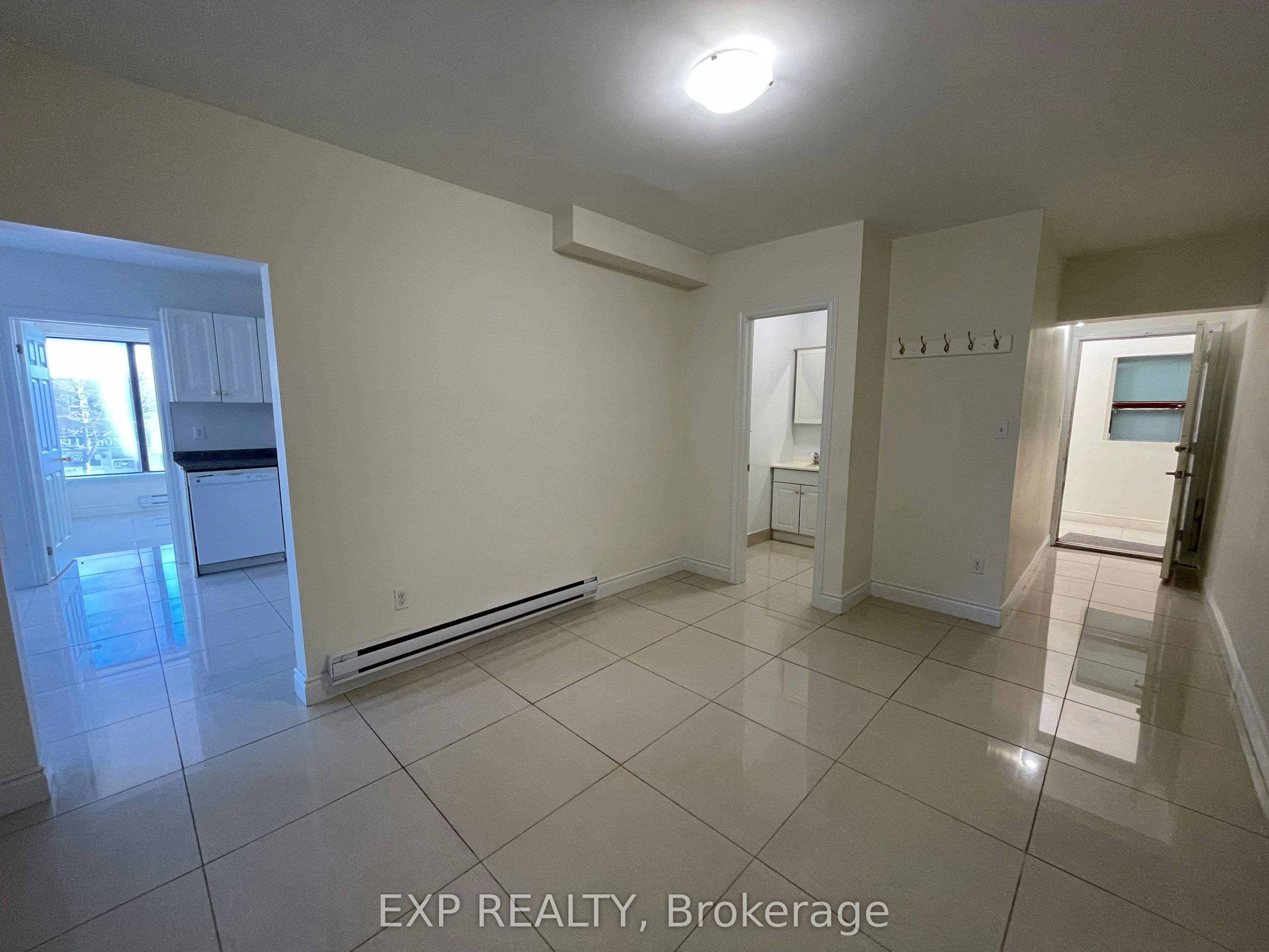 202-258 Lakeshore Road E, Mississauga, ON, L5G 1G9 - 4
