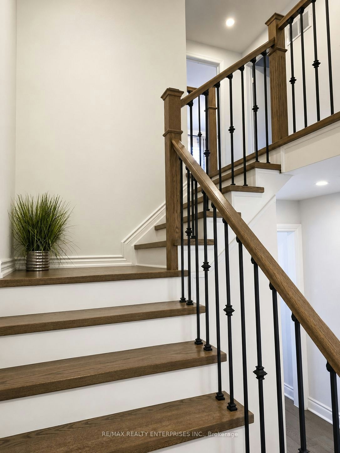 Main & 2nd Floor-6681 Harlow Road, Mississauga, ON, L5N 4T4 - 8