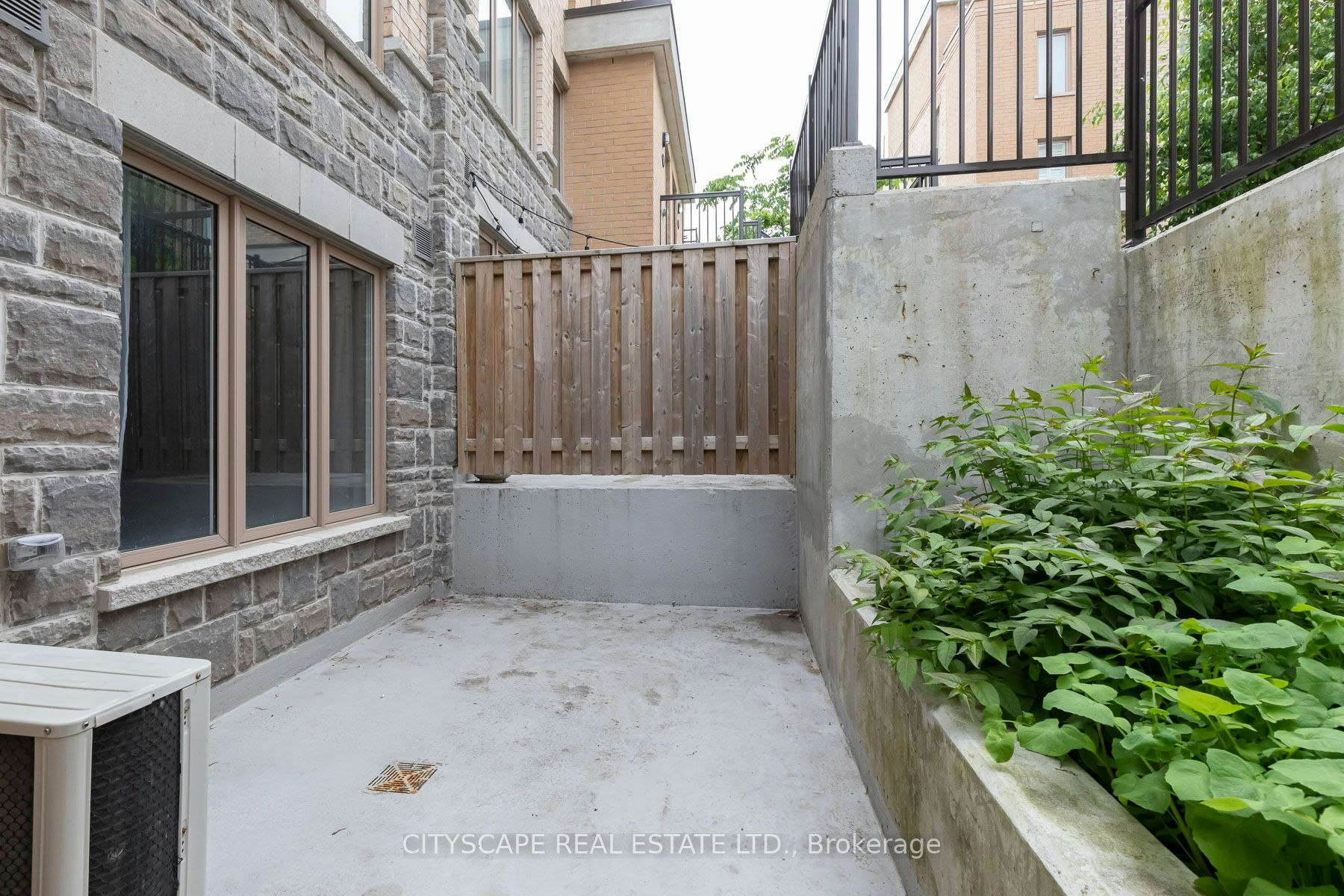 115-9 Foundry Avenue, Toronto, ON, M6H 0B7 - 14
