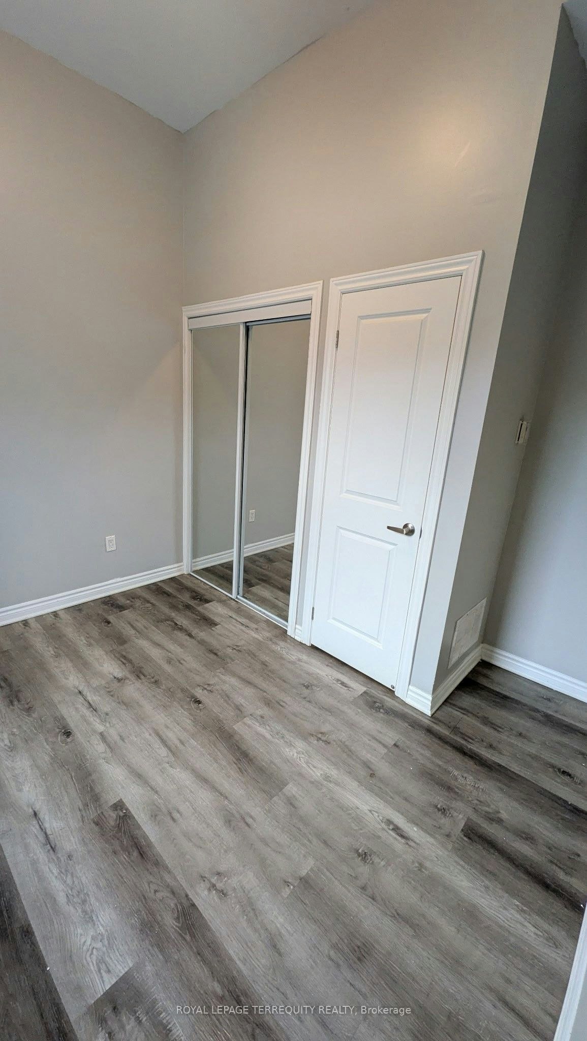 6-44 Main St Street N, Halton Hills, ON, L7J 1W2 - 5