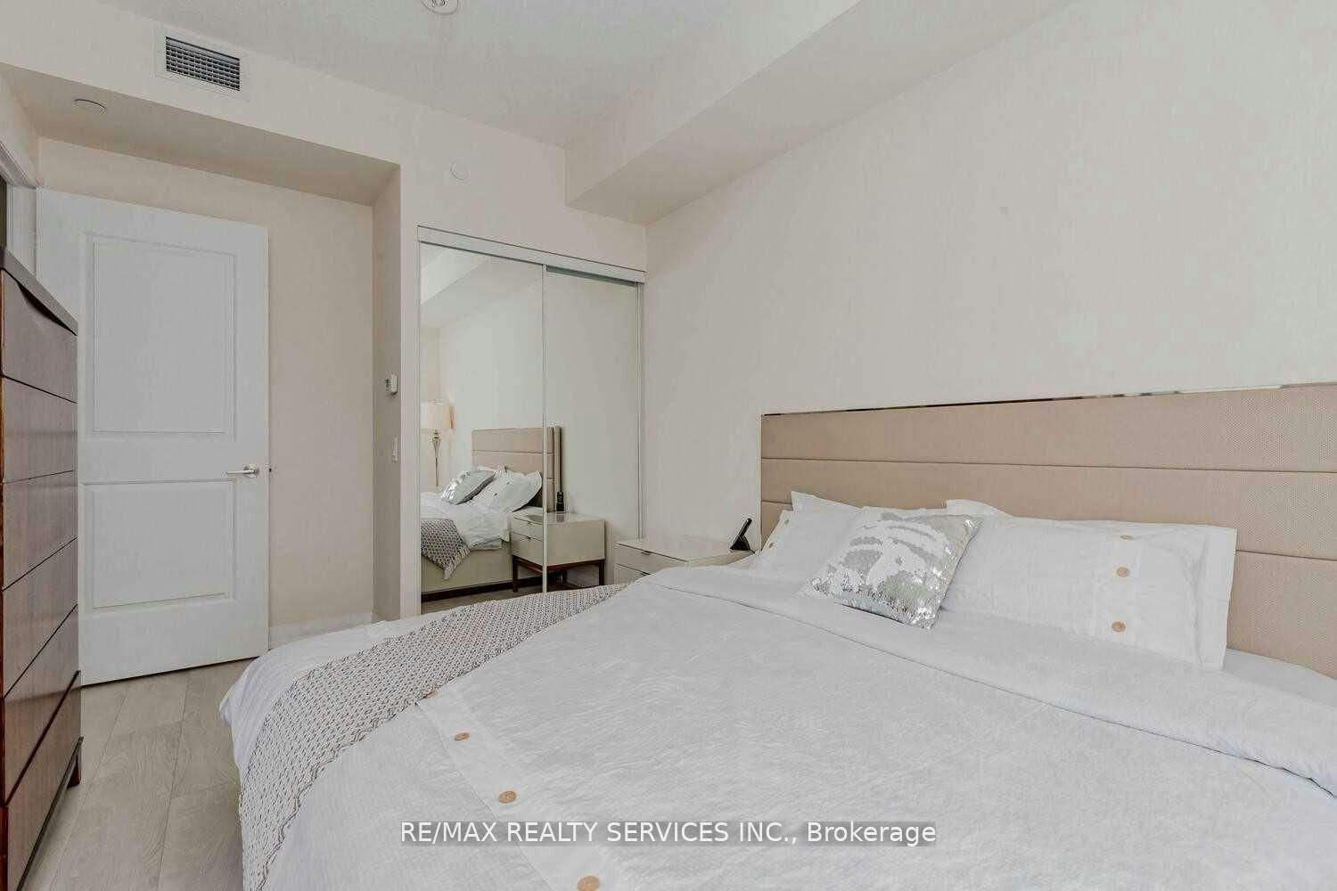2517-35 Watergarden Drive, Mississauga, ON, L5R 0G8 - 11