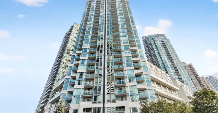 717-220 Burnhamthorpe Road W, Mississauga, ON, L5B 4N4