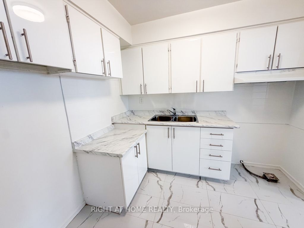 1205-1440 Lawrence Avenue W, Toronto, ON, M6L 1B2 - 12