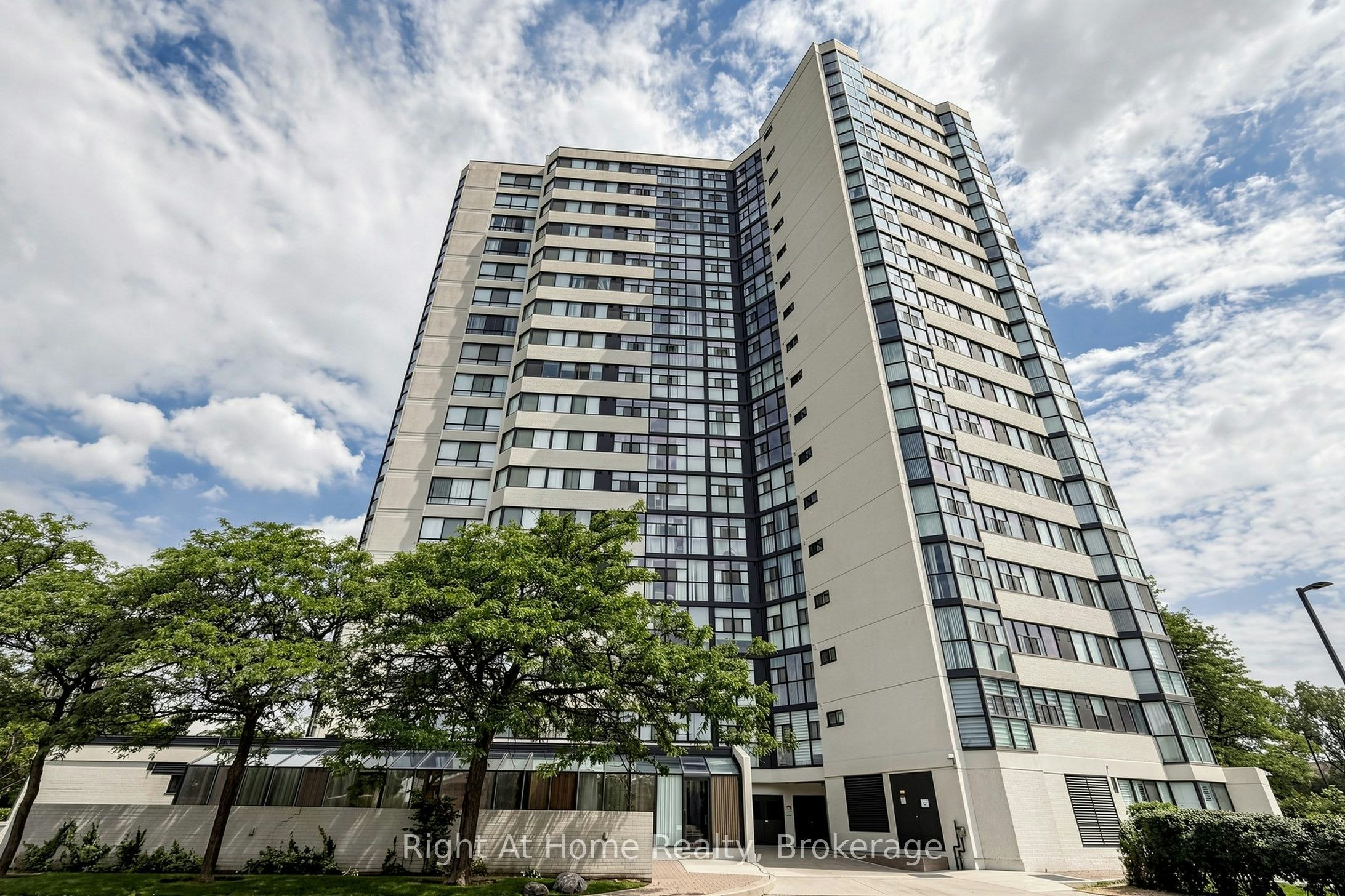 1509-1360 Rathburn Road E, Mississauga, ON, L4W 4H4 - 2