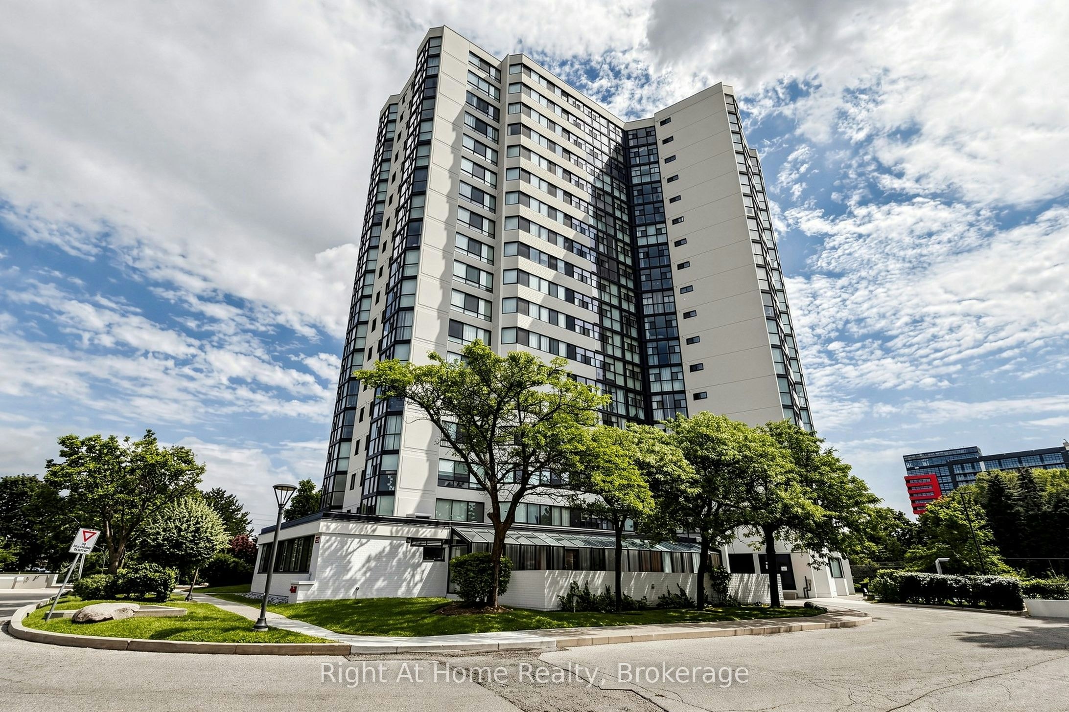 1509-1360 Rathburn Road E, Mississauga, ON, L4W 4H4 - 3