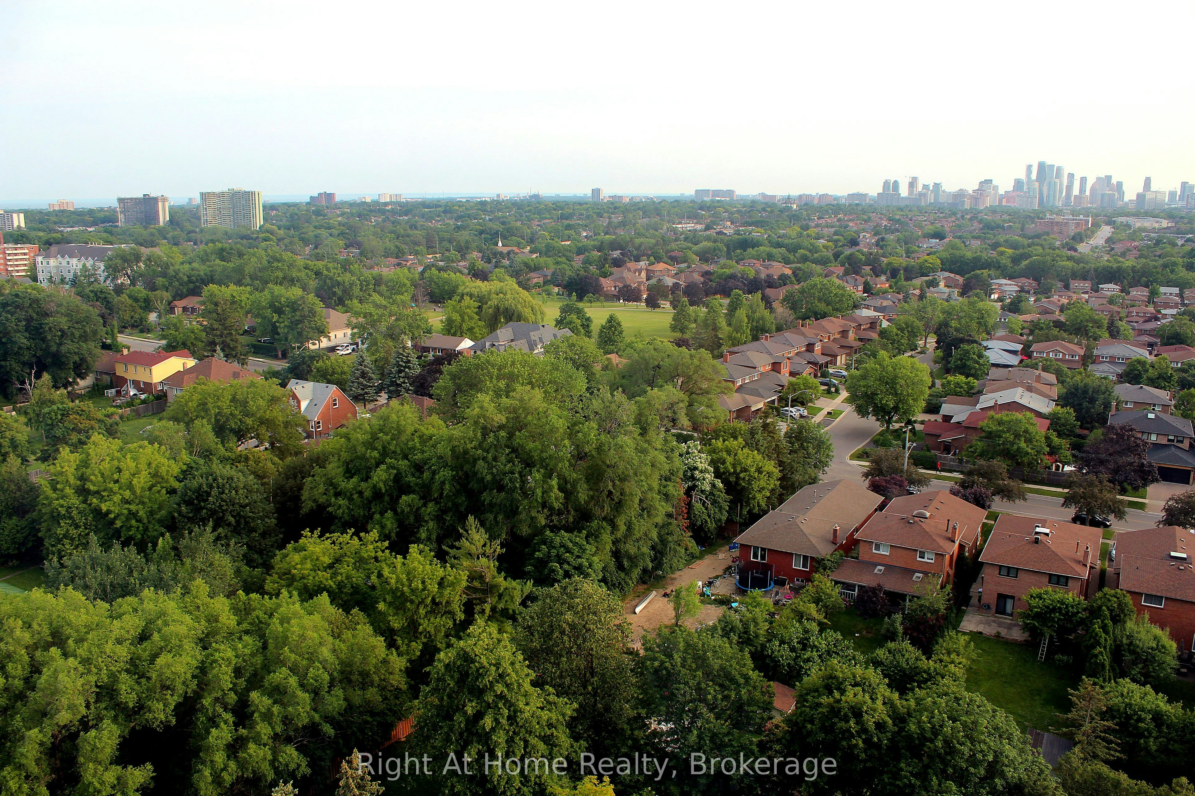 1509-1360 Rathburn Road E, Mississauga, ON, L4W 4H4 - 11