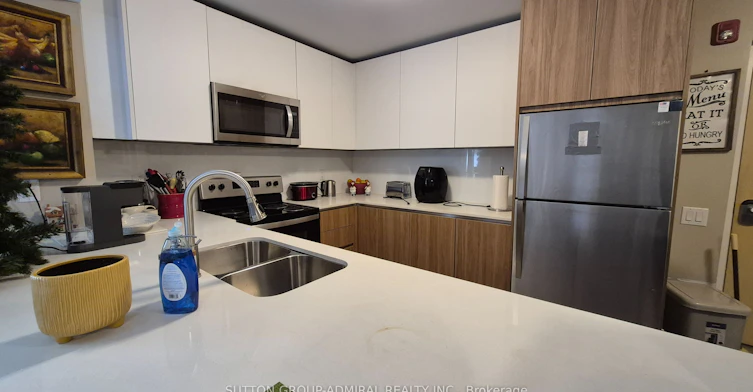 202-293 Viewmount Avenue, Toronto, ON, M6B 3H8 - 4